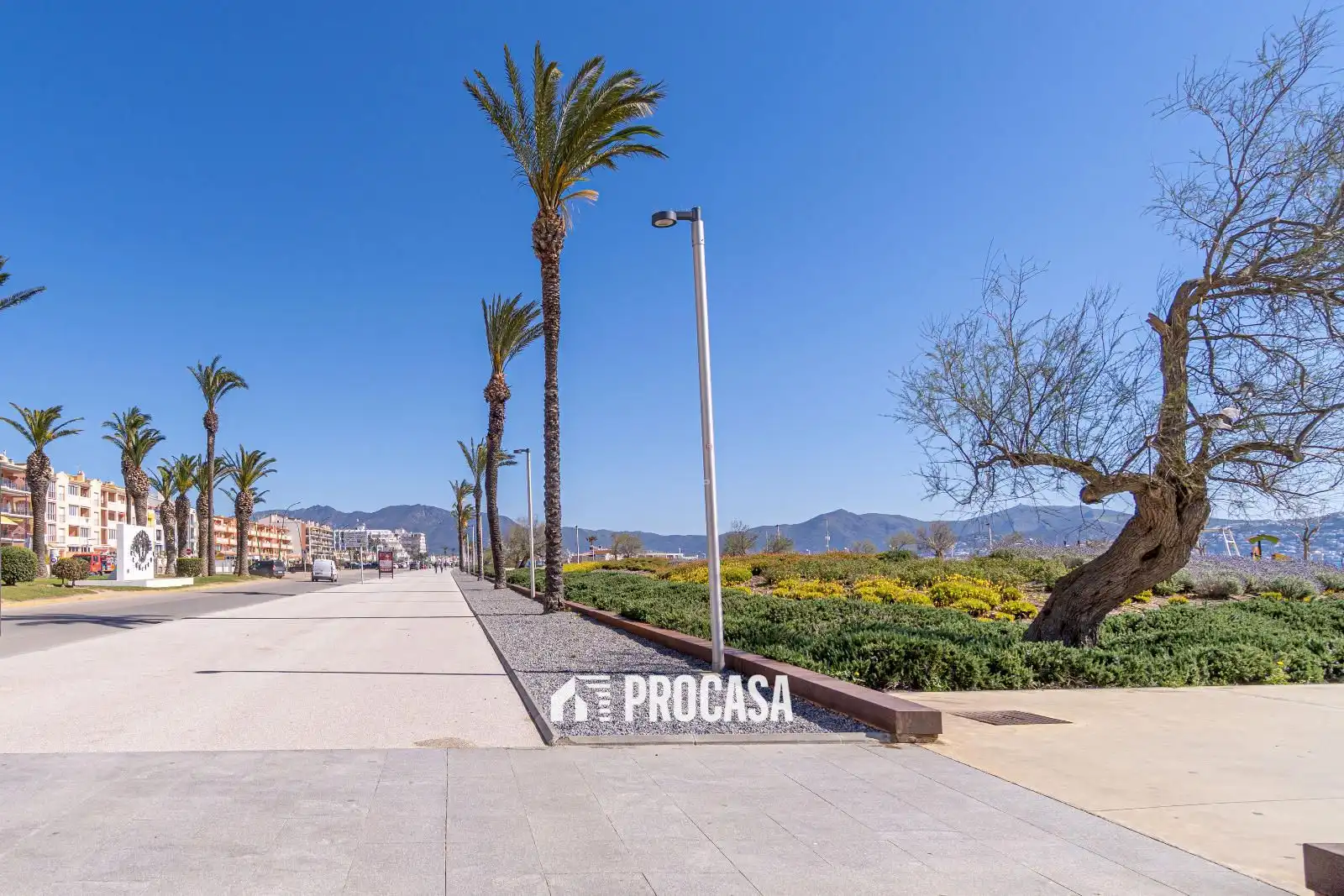 Vista exterior de Pis en venda en Empuriabrava amb Aire condicionat, Calefacció i Terrassa