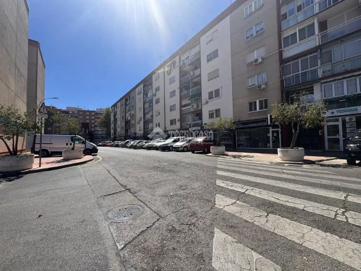 Außenansicht von Wohnung zum Verkauf in Alcalá de Henares