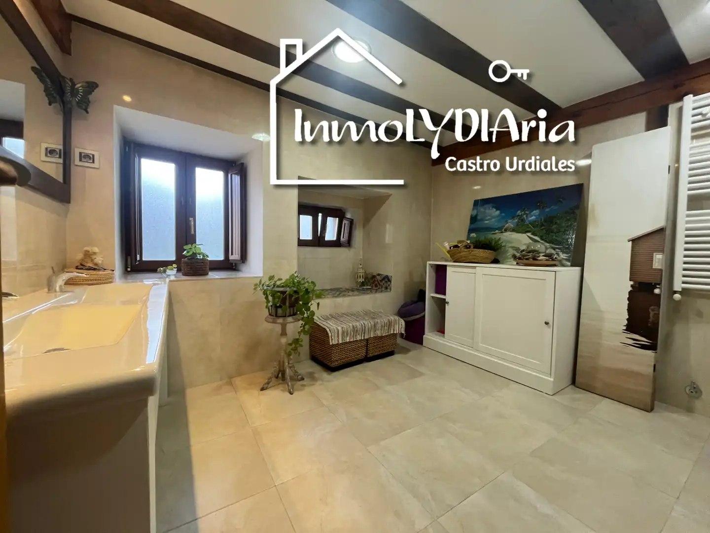 Casa adosada en venta en Castro-Urdiales con Calefacción, Parquet y Terraza