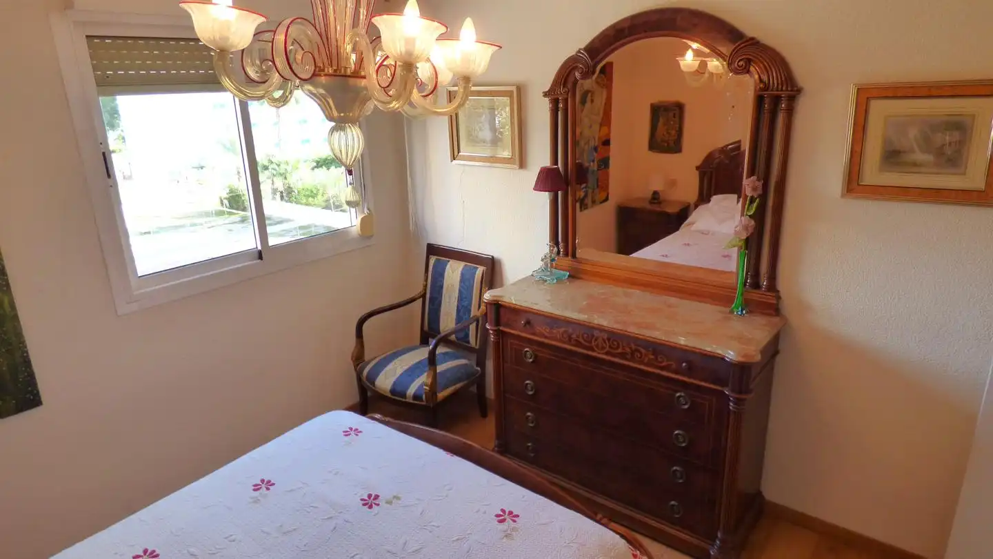 Bedroom of Flat for sale in Benidorm  with Air Conditioner, Furnished and Community pool