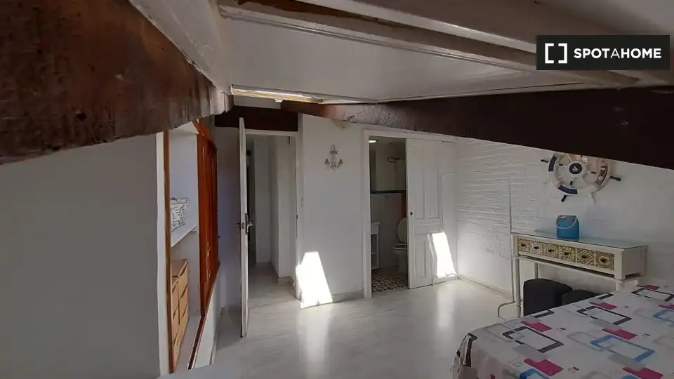 Room in El Cabanyal - El Canyamelar