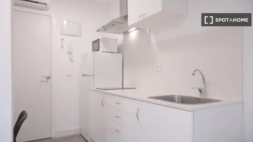 Küche von Wohnung zur Miete in Madrid mit Klimaanlage, Heizung und Möbliert