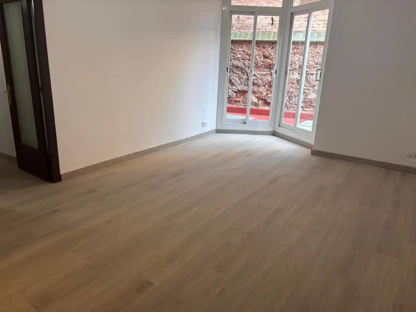 Piso de alquiler en Carrer de Sagunt, Sants