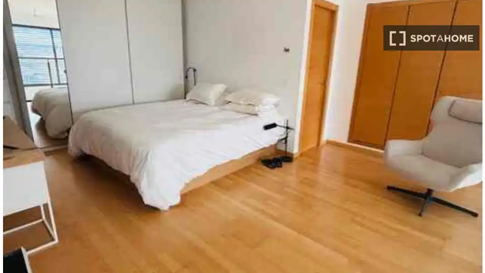 Bedroom of Flat for rent in Burjassot  with Air Conditioner, Heating and Furnished