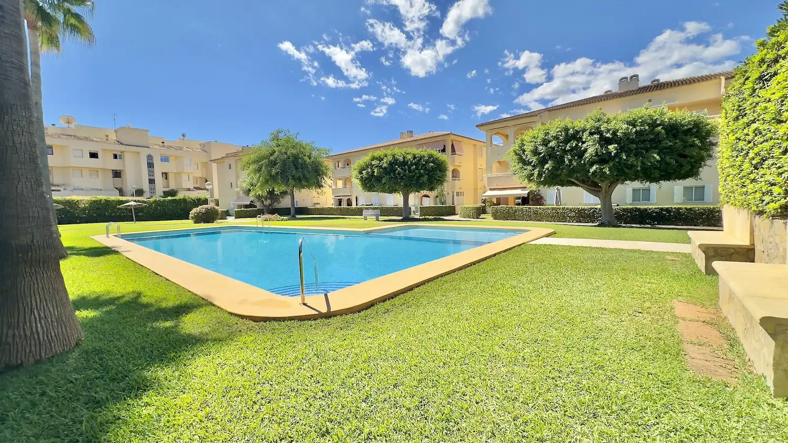 Swimming pool of Apartments for sale in Jávea / Xàbia  with Air Conditioner, Heating and Private garden