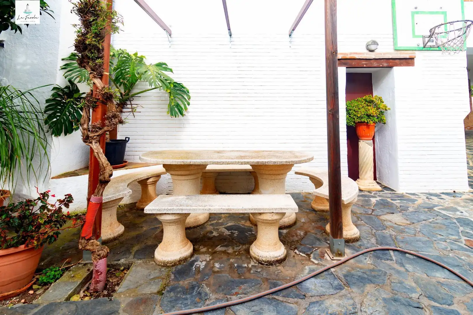 Terrassa de Casa o xalet en venda en Carratraca amb Aire condicionat, Jardí privat i Terrassa