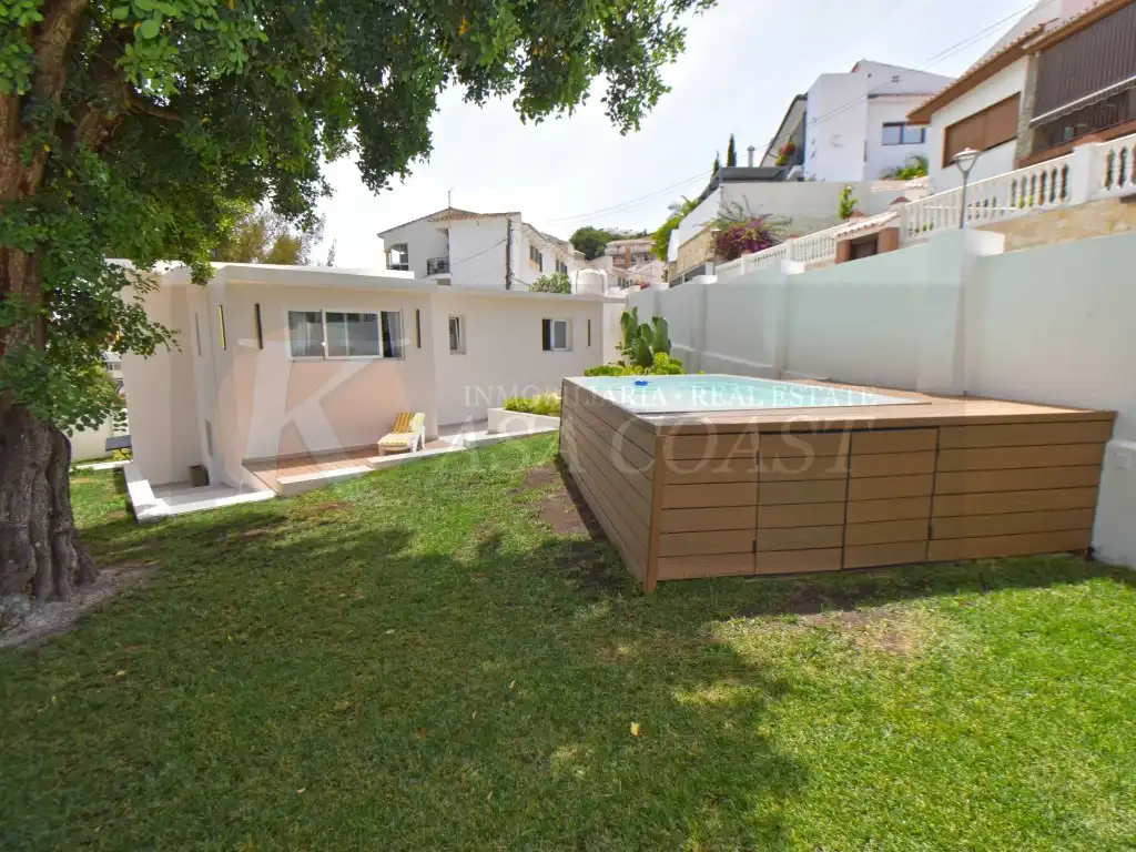 Swimming pool of Houses for sale in Fuengirola  with Air Conditioner, Private garden and Terrace
