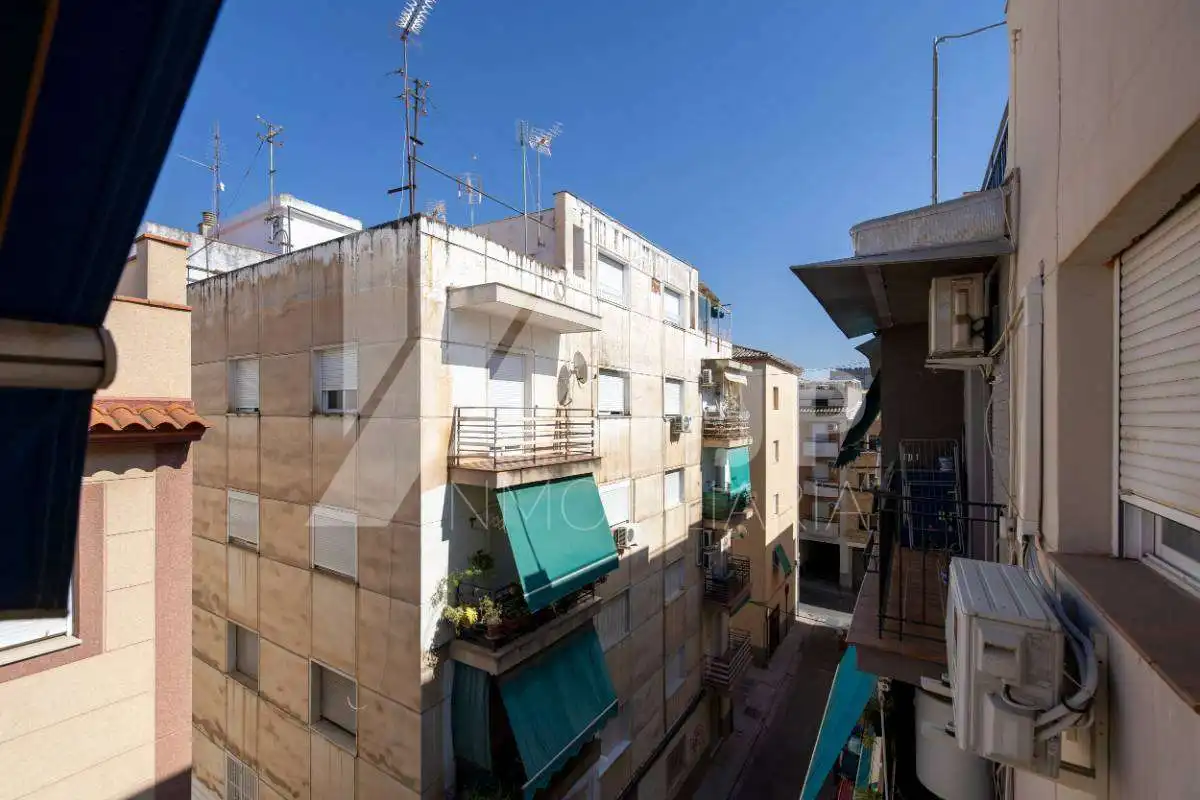 Vista exterior de Piso de alquiler en Granada con Aire acondicionado, Amueblado y Lavadora