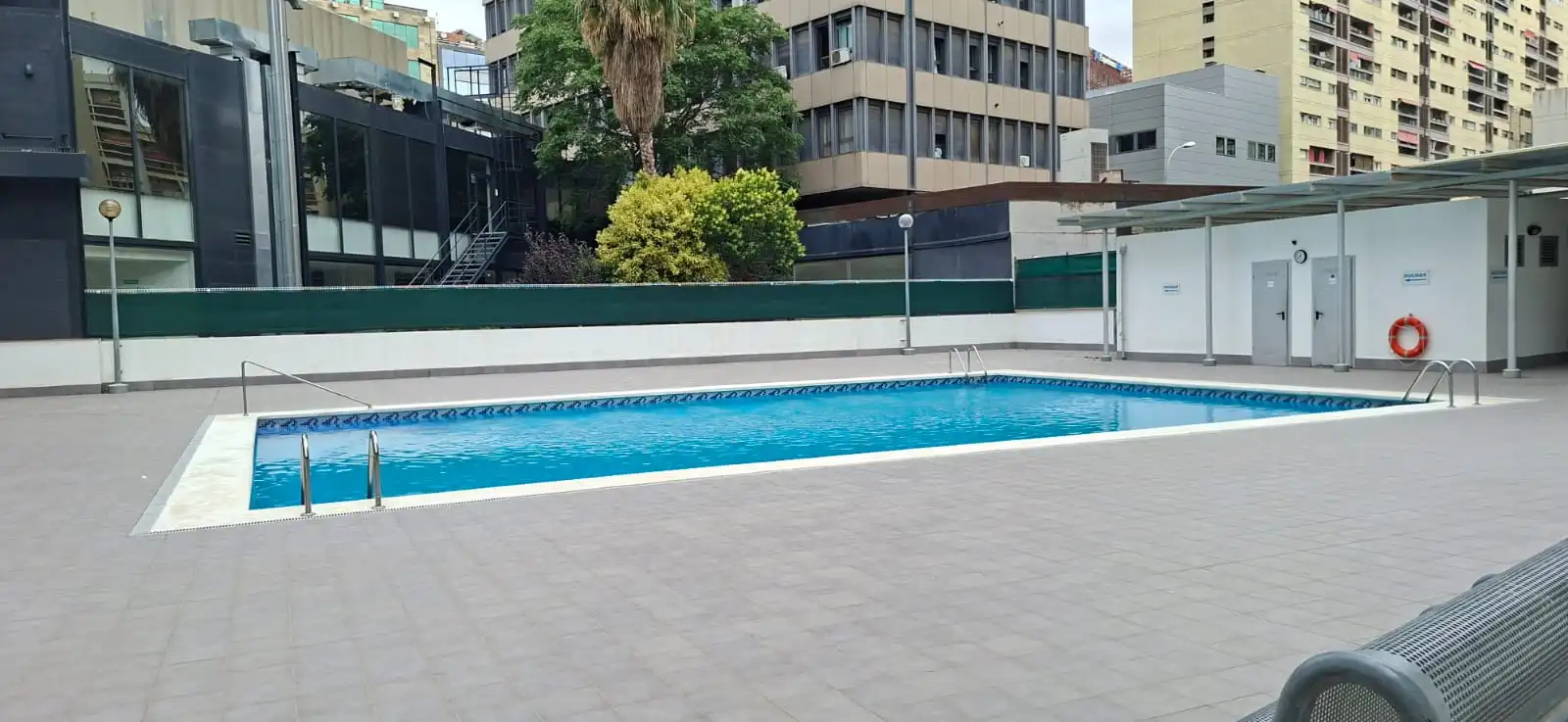 Piscina de Piso en venta en Barcelona con Aire acondicionado, Calefacción y Jardín privado