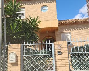 Vista exterior de Casa o xalet en venda en Benidorm amb Jardí privat i Terrassa