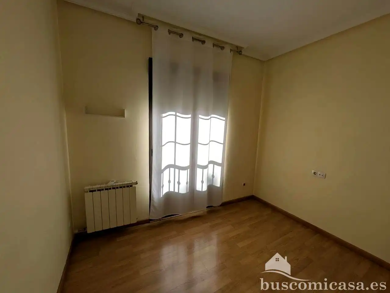 Habitación de Local de alquiler en Linares con Aire acondicionado