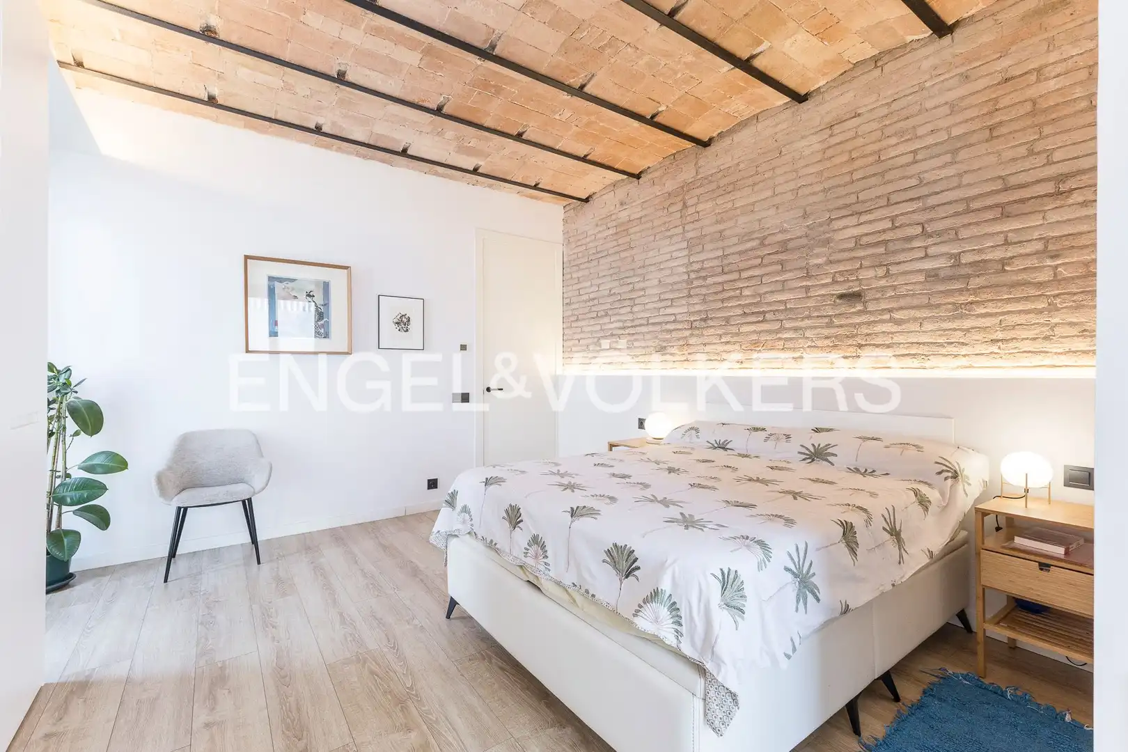 Bedroom of Flat for sale in Barcelona  with Air Conditioner, Heating and Balcony