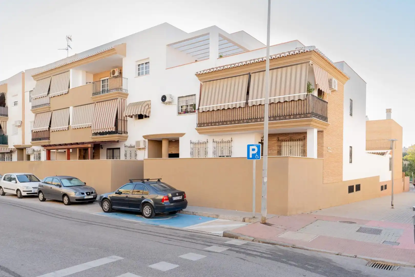 Vista exterior de Àtic en venda en Motril amb Terrassa i Traster