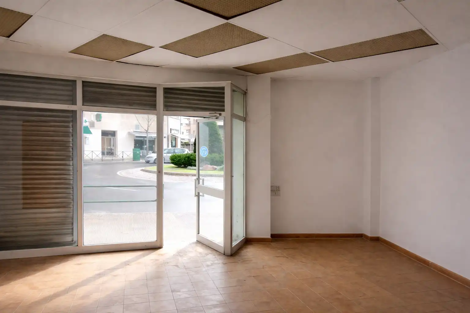 Business premises for sale in Plaça d'Europa, imagen 2