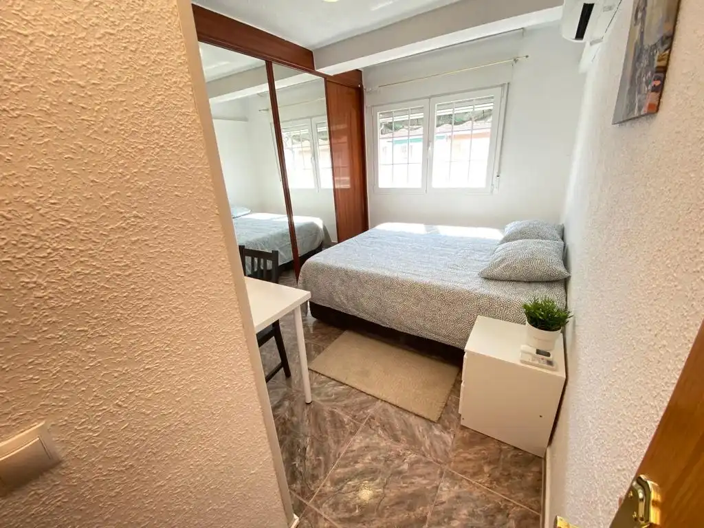 Zimmer in Calle Extremadura, 12, Juan de la Cierva