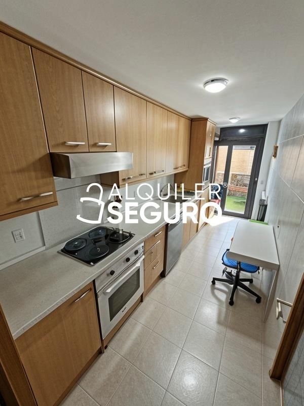 Kitchen of Flat to rent in Alcorcón  with Air Conditioner, Heating and Swimming Pool