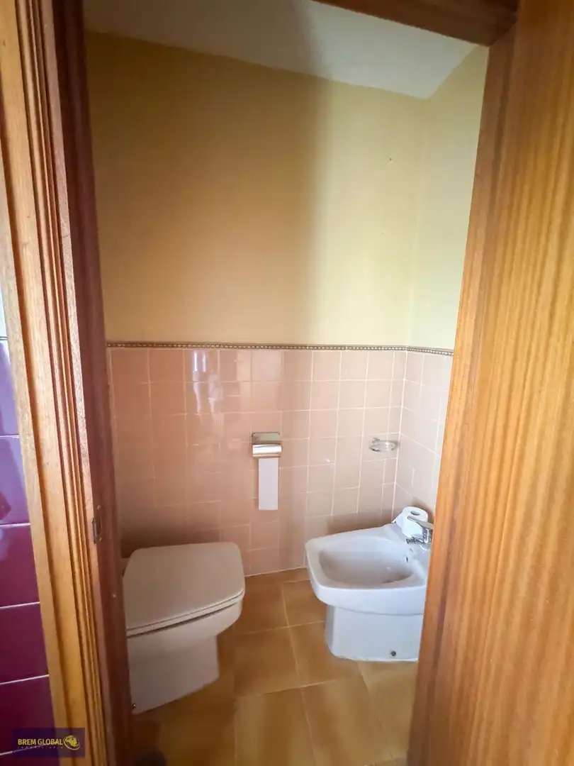 Bany de Casa o xalet en venda en Puentes Viejas amb Jardí privat, Traster i Moblat