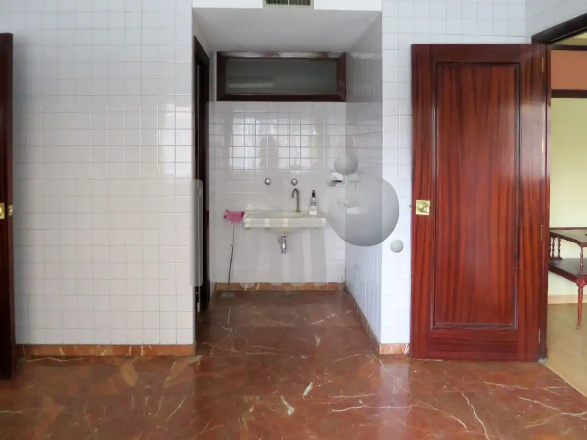 Baño de Oficina en venta en Jaén
