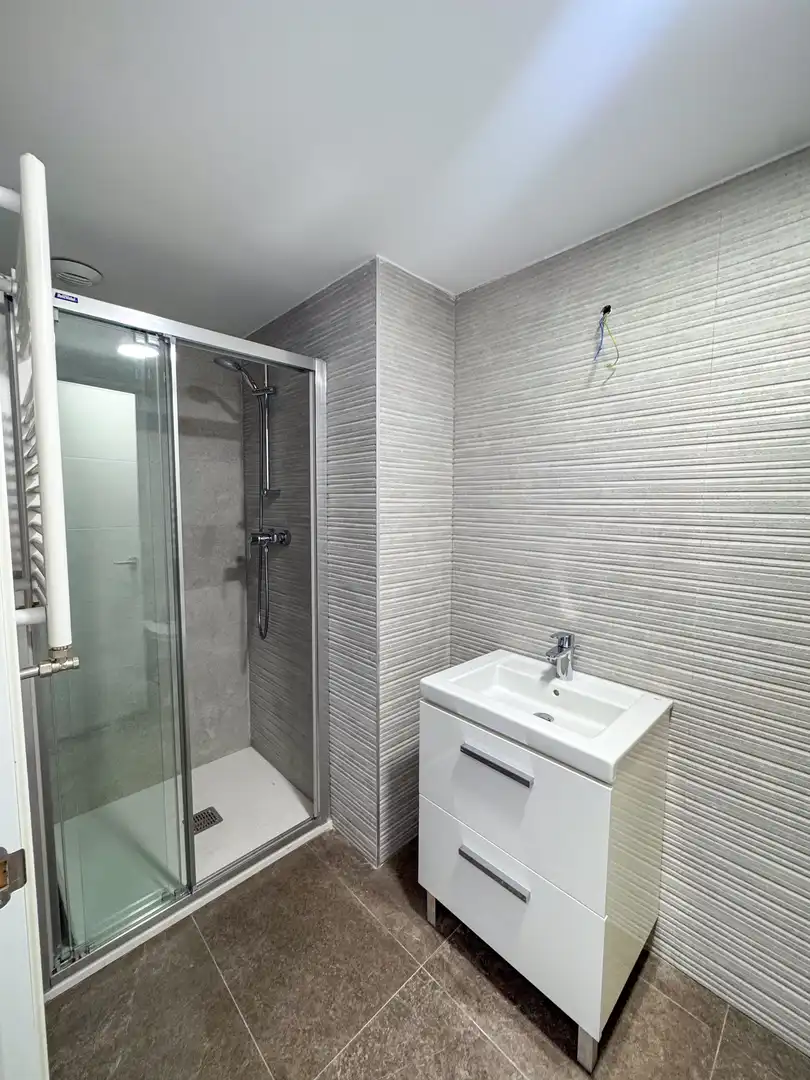 Badezimmer von Wohnung zum Verkauf in Valencia mit Klimaanlage, Abstellraum und Schwimmbad