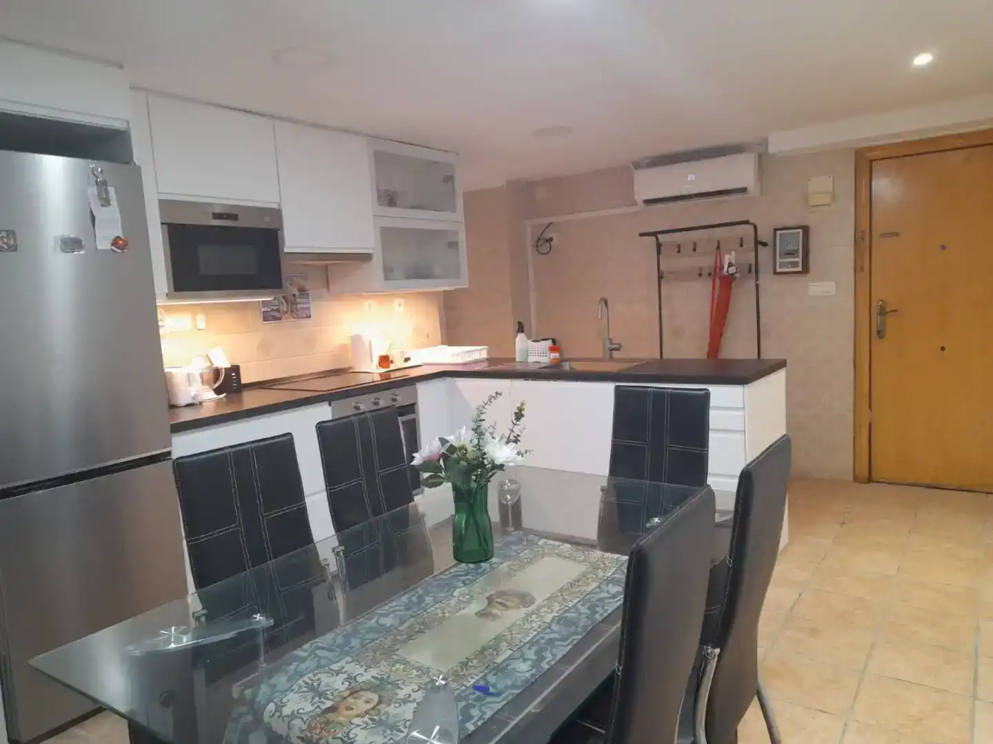 Kitchen of Flat for rent in  Valencia Capital  with Air Conditioner
