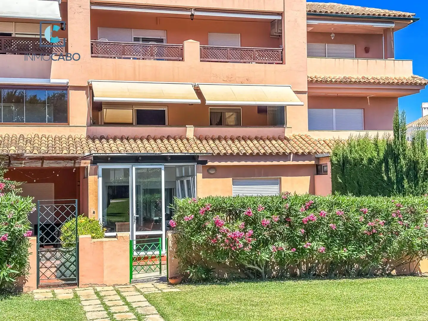Außenansicht von Erdgeschoss zum Verkauf in Cartagena mit Heizung, Privatgarten und Terrasse