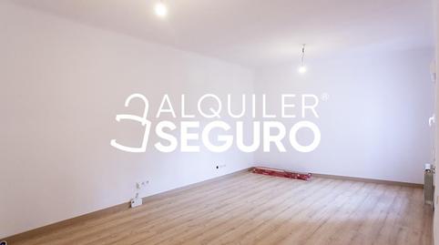 Foto 2 de Piso de alquiler en De Juan del Risco, Berruguete,  Madrid Capital