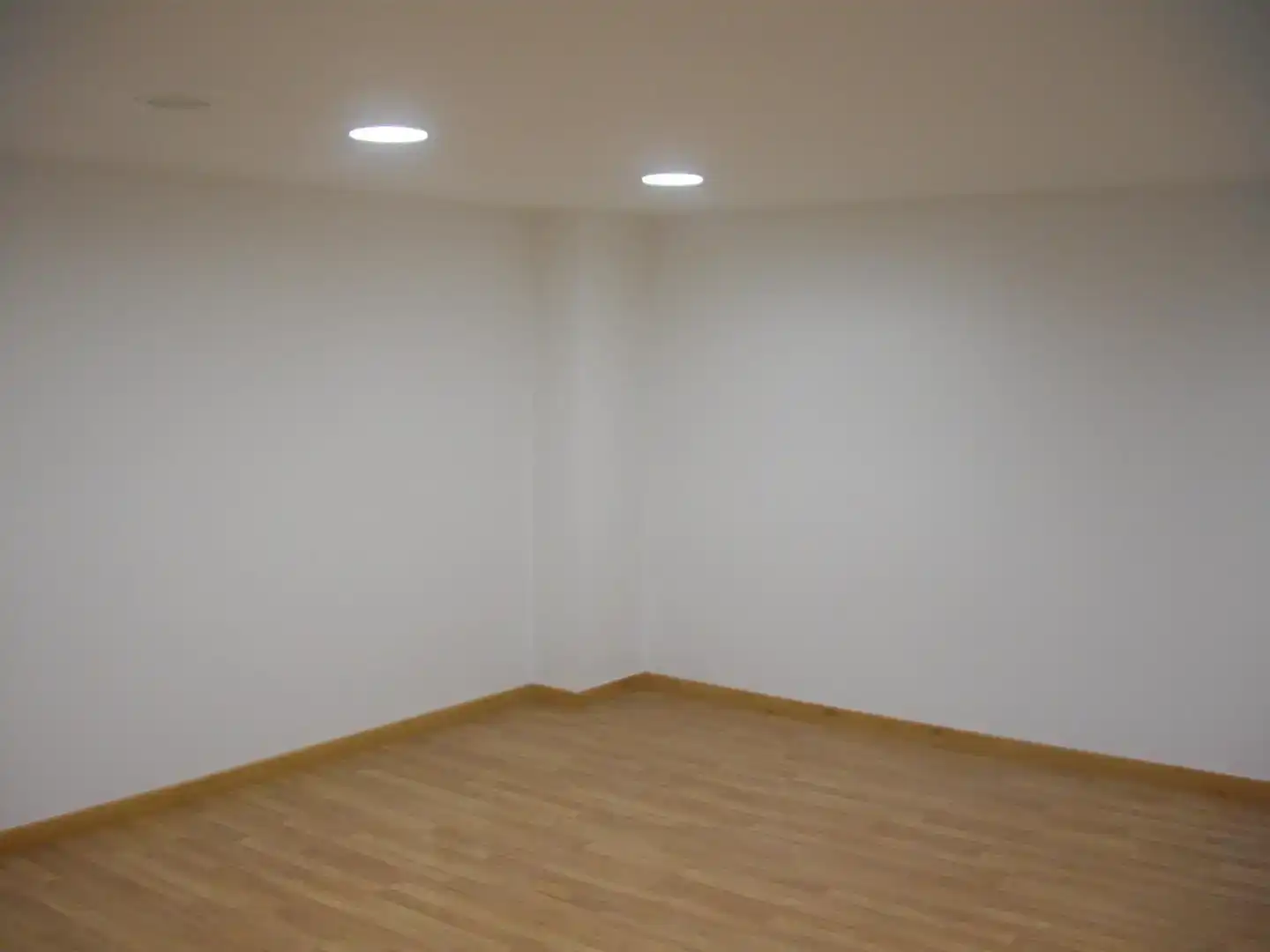 Commercial properties for rent in Villena  with Air Conditioner