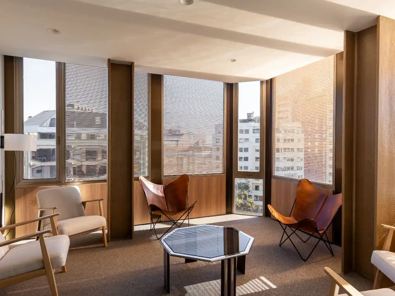 Sala de estar de Oficina de alquiler en Barcelona con Aire acondicionado, Calefacción y Amueblado