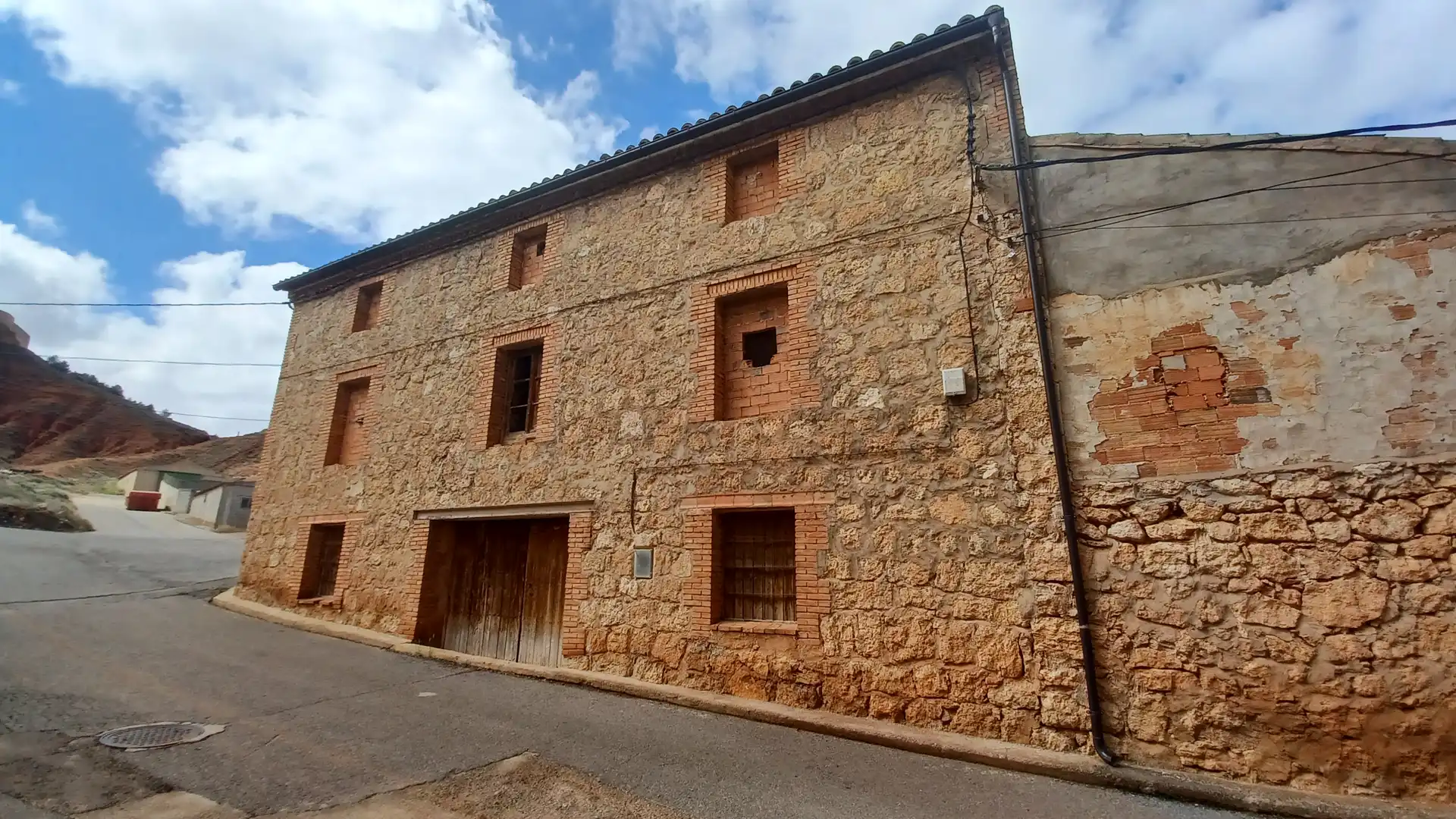Exterior view of Houses for sale in Alfambra