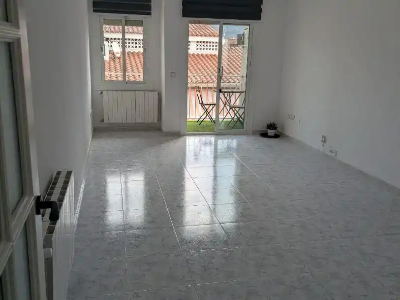 Wohnzimmer von Wohnung zum Verkauf in Roses mit Balkon