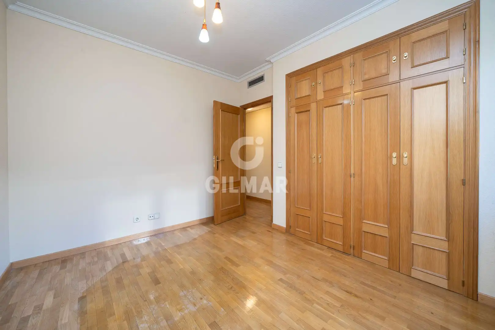 Habitación de Piso en venta en Madrid con Calefacción, Jardín privado y Trastero