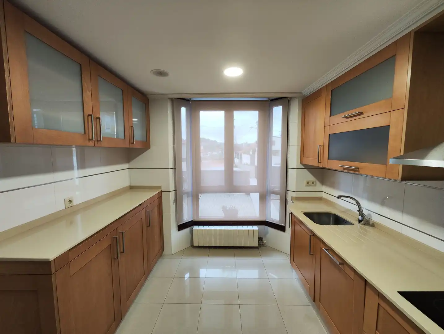 Cocina de Casa adosada en venta en Vigo  con Jardín privado, Parquet y Terraza