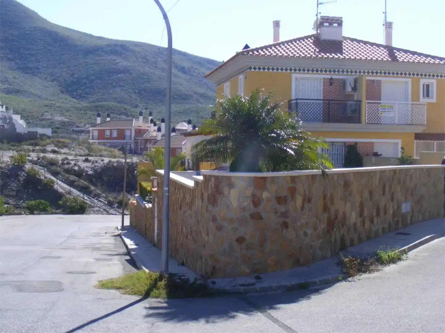 Vista exterior de Dúplex de lloguer en Águilas amb Aire condicionat, Jardí privat i Piscina