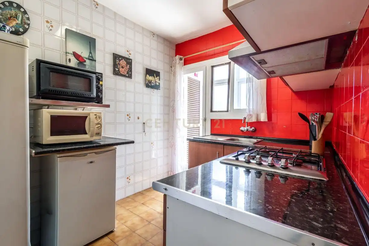 Kitchen of Apartments for sale in El Vendrell  with Air Conditioner and Oven