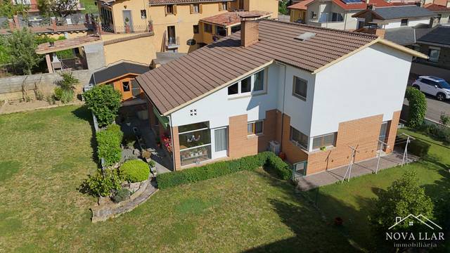 Casa-chalet en Venta en Carrer del Lluçanès en Ripoll