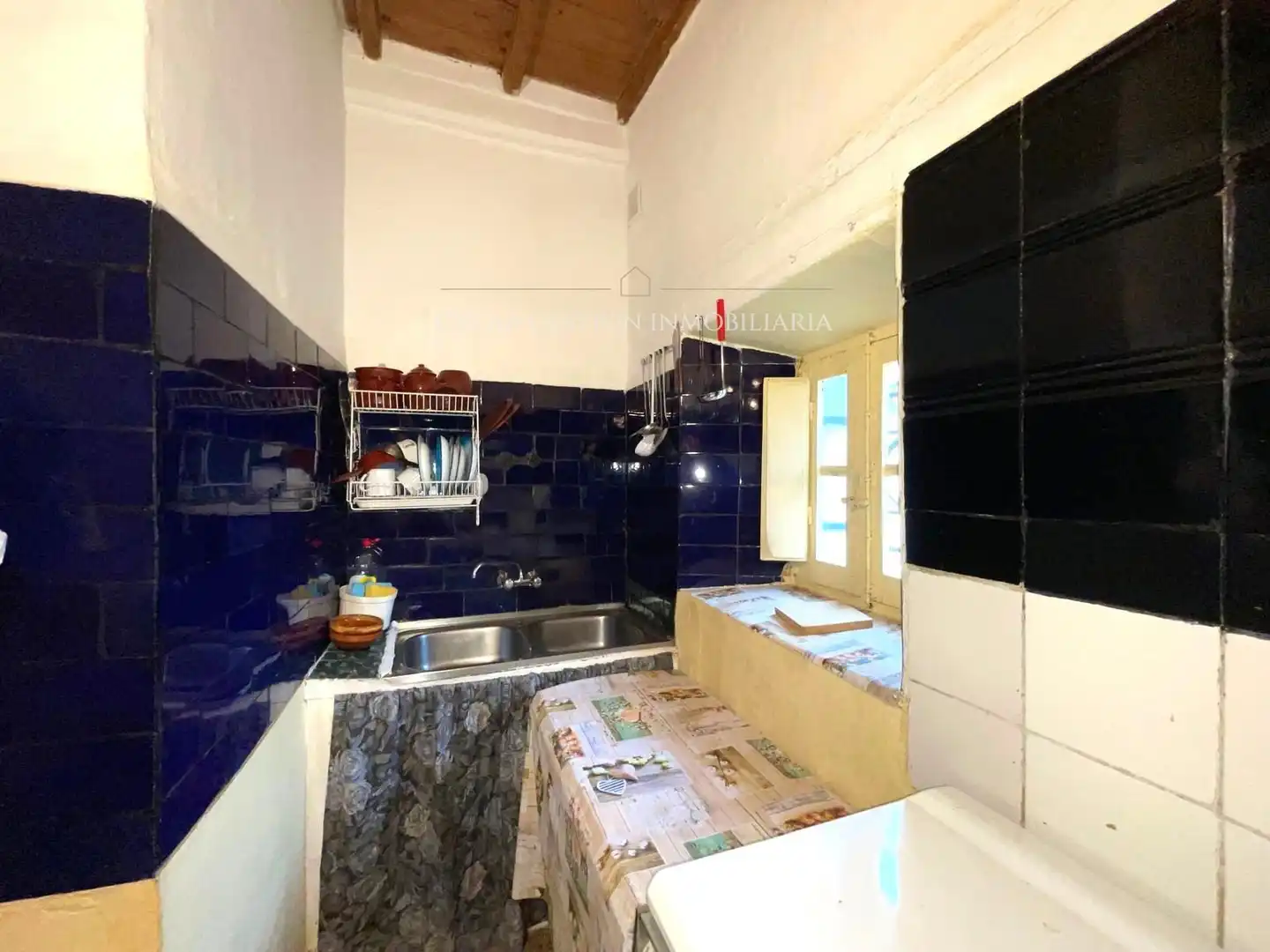 Cuina de Casa o xalet en venda en San Pedro de Rozados amb Calefacció, Traster i Moblat