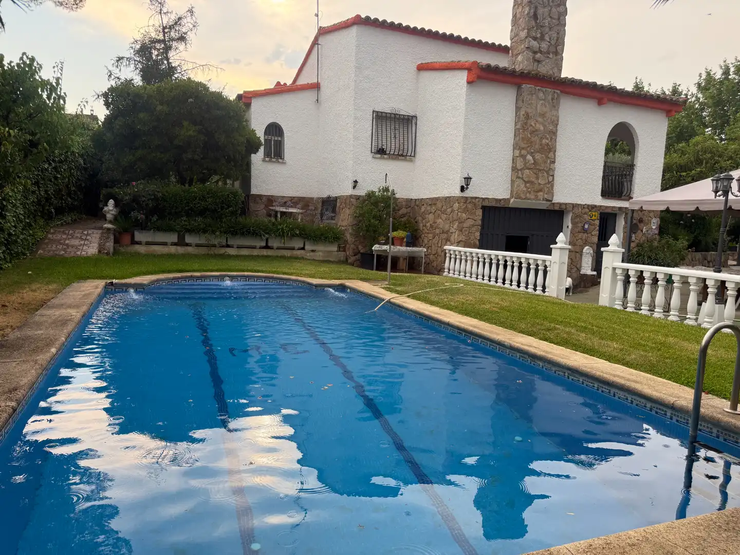 Swimming pool of Houses for sale in Villanueva del Pardillo  with Heating, Private garden and Terrace
