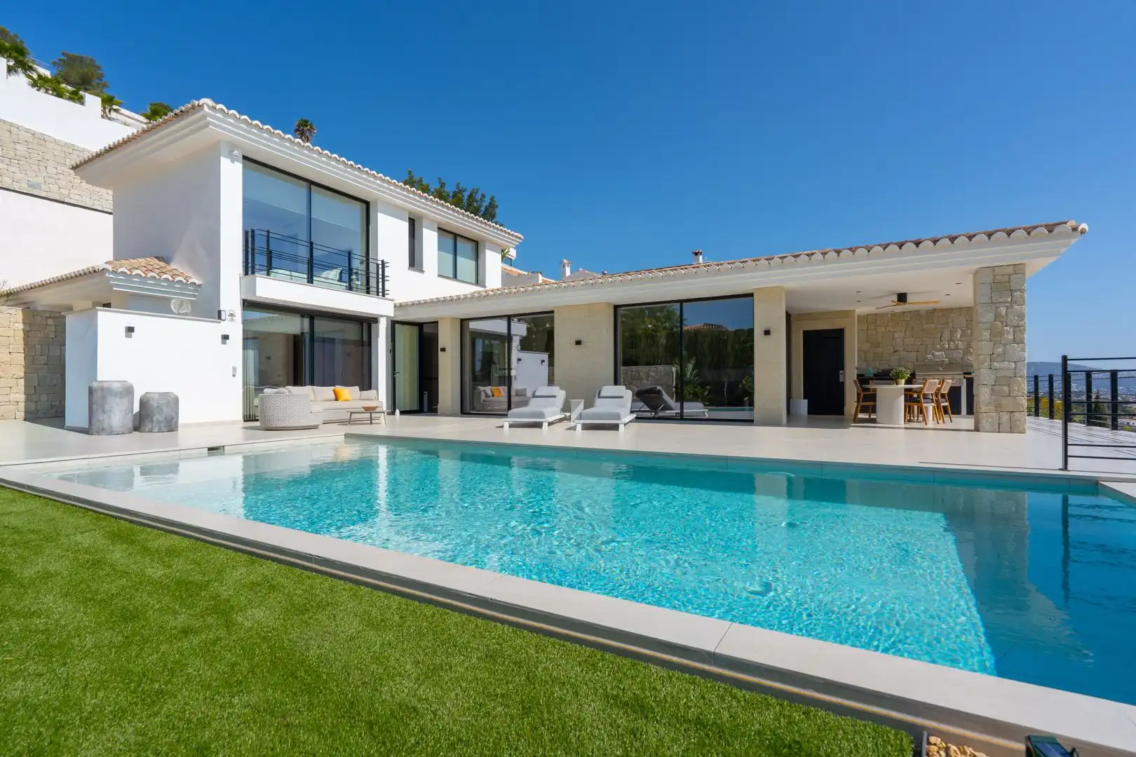 Villa con piscina in vendita a La Fustera