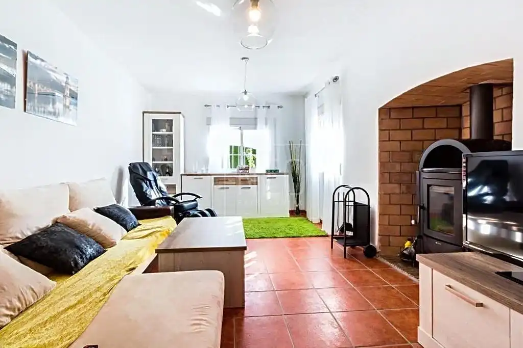 Sala d'estar de Casa o xalet en venda en Albolote amb Aire condicionat, Calefacció i Jardí privat