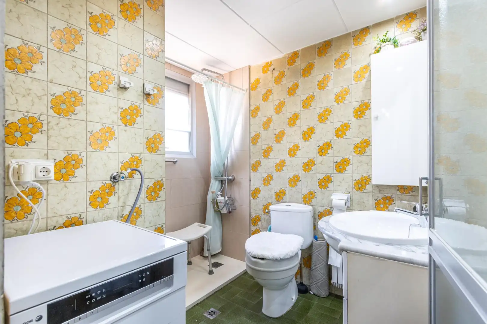 Bathroom of Flat for sale in Sabadell