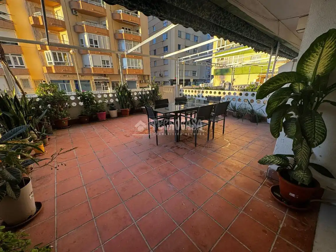 Terrasse von Wohnung zum Verkauf in Cádiz mit Privatgarten und Terrasse