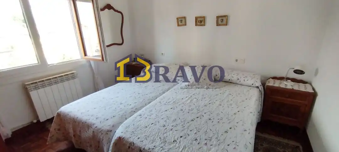 Habitación de Dúplex en venta en Medina de Pomar con Calefacción, Jardín privado y Terraza