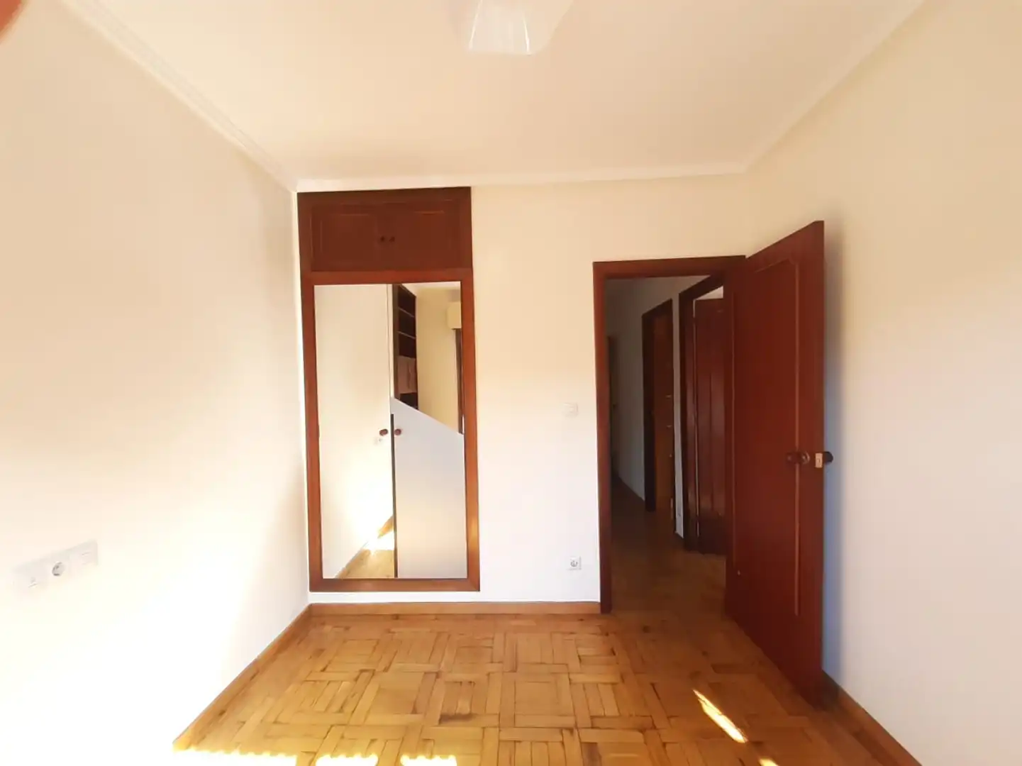 Bedroom of Flat for rent in Oviedo   with Heating, Parquet flooring and Terrace