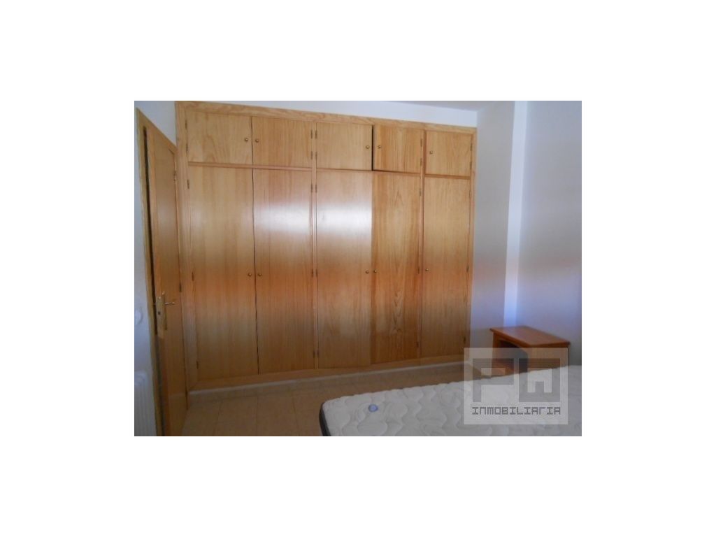 Dormitori de Apartament de lloguer en Ávila Capital amb Calefacció, Terrassa i Moblat