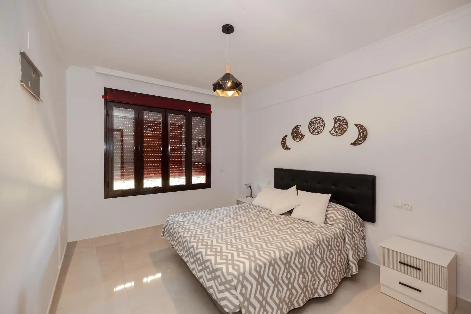 Schlafzimmer von Haus oder Chalet zum Verkauf in Málaga mit Klimaanlage, Heizung und Privatgarten