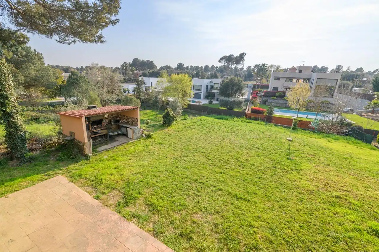 Garden of Houses for sale in Sabadell  with Air Conditioner, Heating and Terrace