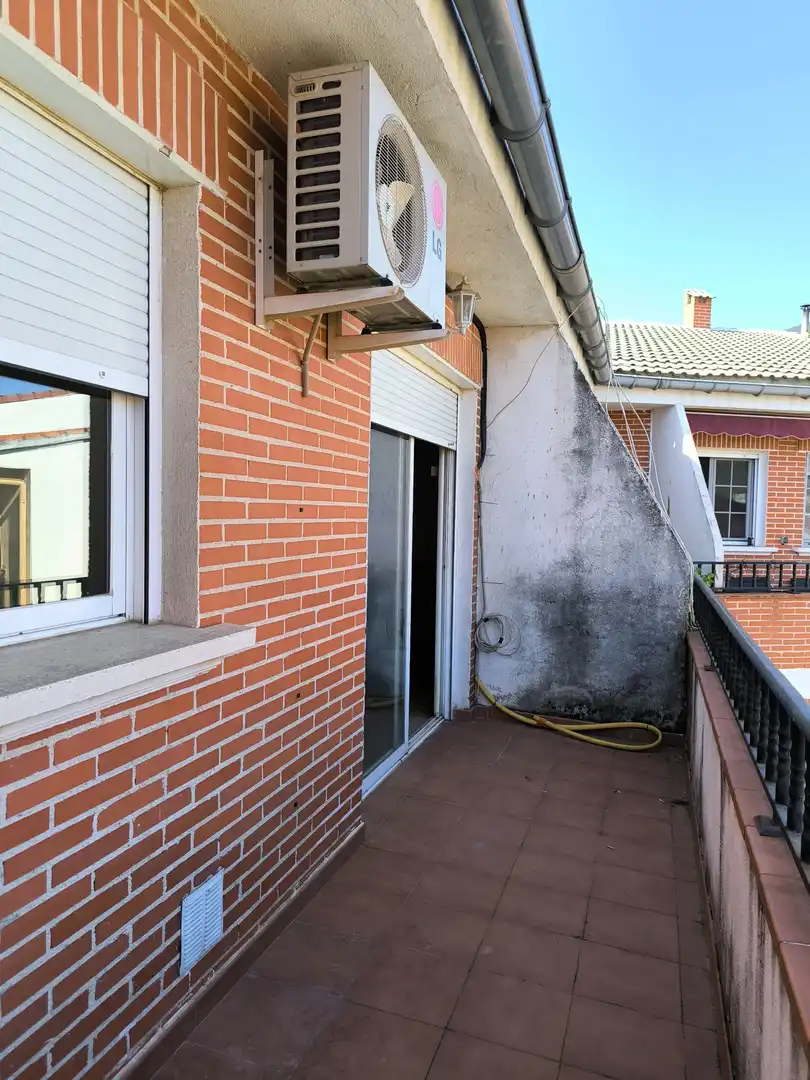 Vista exterior de Apartament en venda en El Tiemblo 