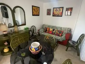 Sala d'estar de Pis de lloguer en Almuñécar amb Aire condicionat, Terrassa i Moblat