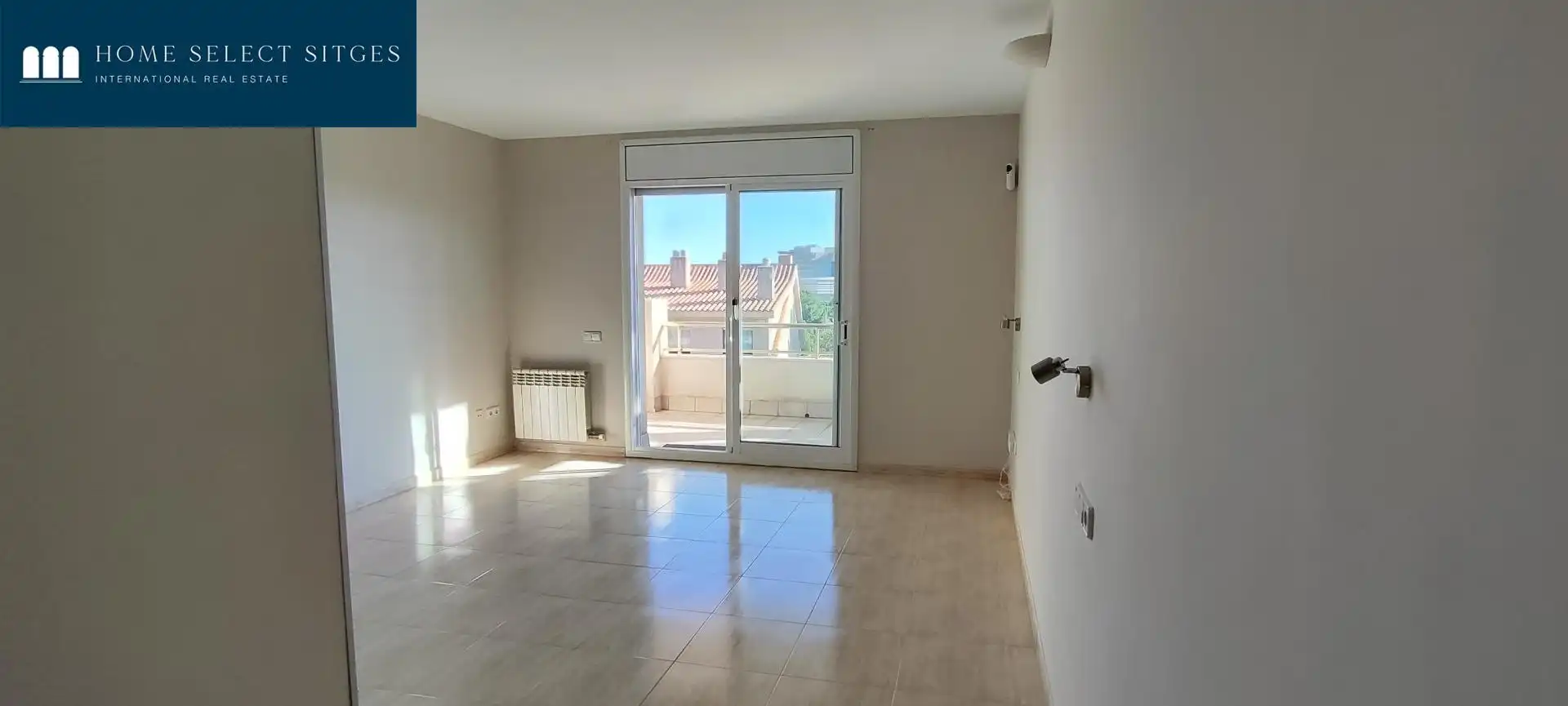 Wohnzimmer von Einfamilien-Reihenhaus zum Verkauf in Sitges mit Klimaanlage, Heizung und Parkett