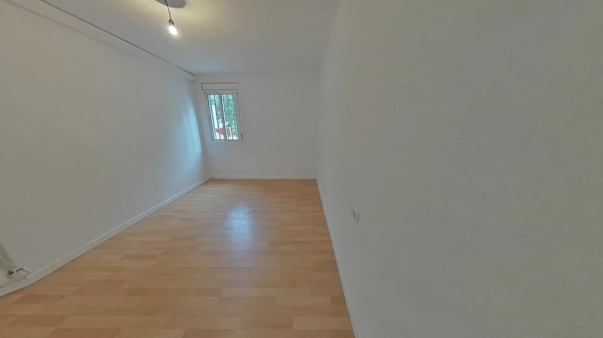 Bedroom of Flat for sale in L'Hospitalet de Llobregat  with Air Conditioner and Heating